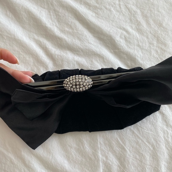 Vintage- Neiman Marcus Velvet evening Clutch with Swarovski crystal Satin Bow - Picture 4 of 12